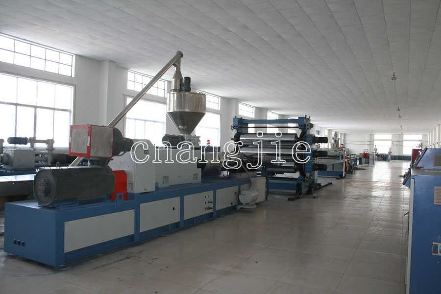 El proceso de producción de la línea de producción de pisos de madera de Qingdao Longchangjie Machinery