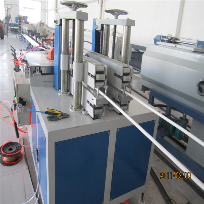 Línea de producción de tubos de upvc.
